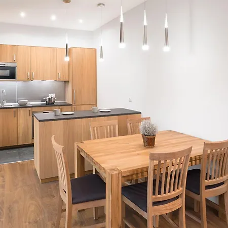 Deluxe Apartment