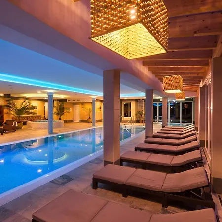 Deluxe Apartment *
